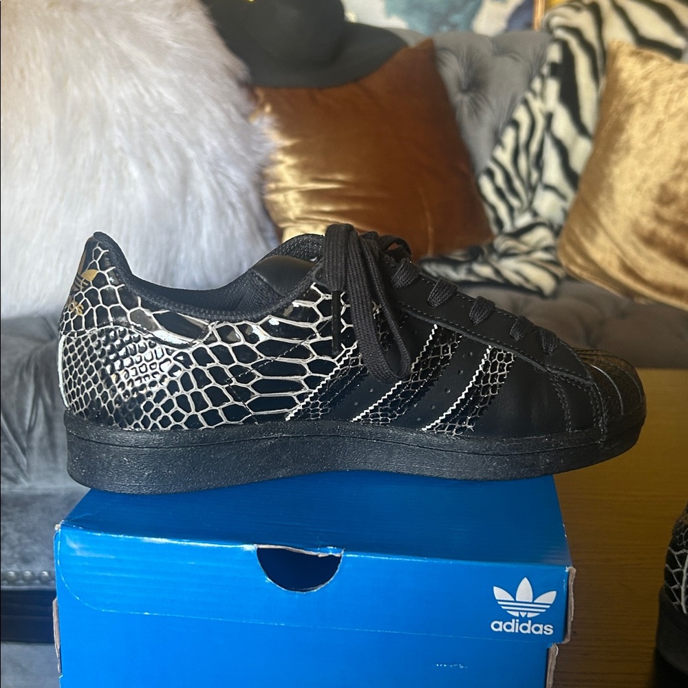 Adidas superstar W adidas size 7. Black and gold. Worn once. - Picture 3 of 9